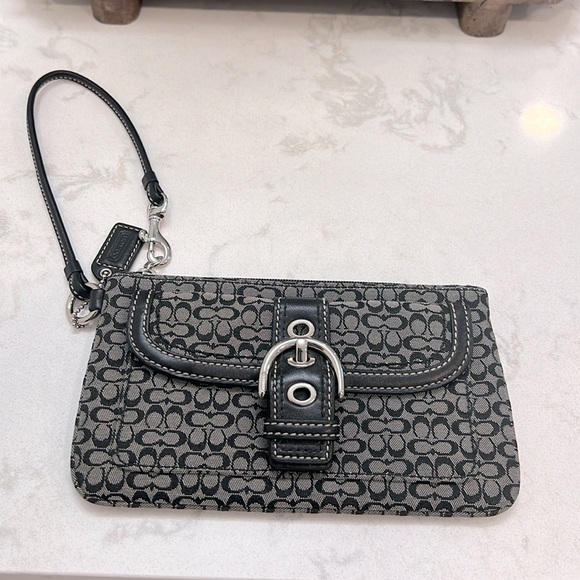 Coach Soho Black Signature C Jacquard Buckle Flap Wristlet NWOT - Picture 9 of 9